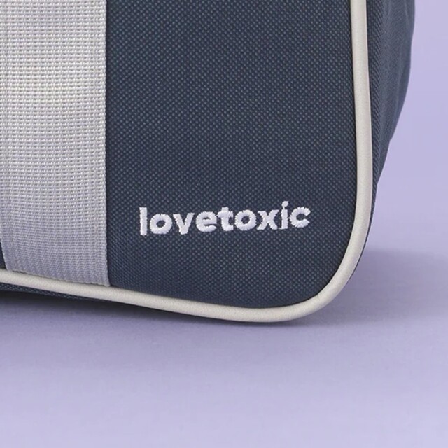 lovetoxic(ラブトキシック)のLovetoxic　チャームツキスクールボストン 　紺 キッズ/ベビー/マタニティのこども用バッグ(その他)の商品写真