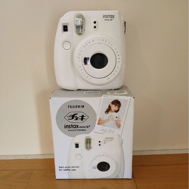 富士フイルム(フジフイルム)のチェキ⭐instax mini 8+⭐vanilla スマホ/家電/カメラのカメラ(その他)の商品写真