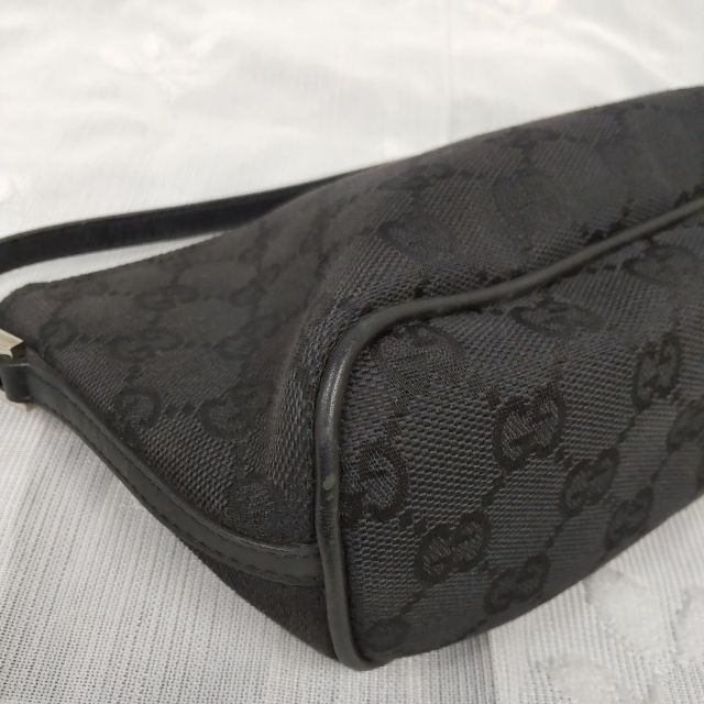 Gucci(グッチ)の正規品鑑定済　グッチ　GGキャンバス　ポーチ　ミニバッグ　NJ32 レディースのファッション小物(ポーチ)の商品写真