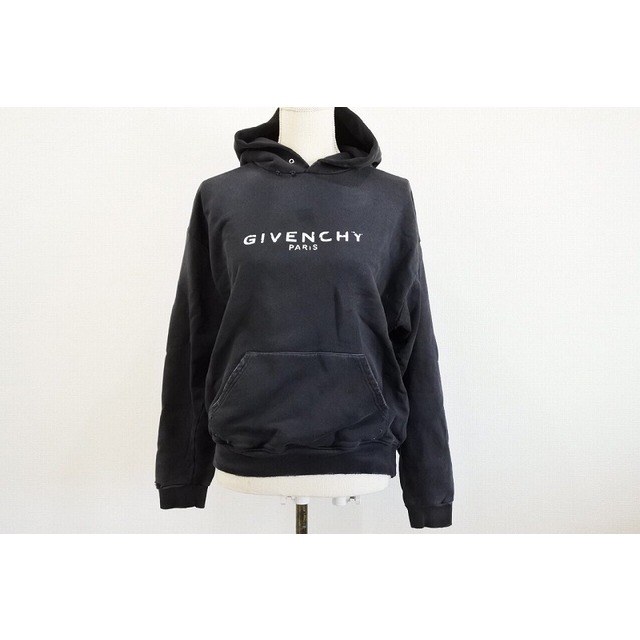 GIVENCHY(ジバンシィ)の[USED/中古]GIVENCHY ジバンシィ パーカー ブラック ダメージ加工 ロゴプリント サイズL ブラック コットン ポリウレタン L BW70513Z0L 中古 ai-tdc-002959 レディースのトップス(パーカー)の商品写真