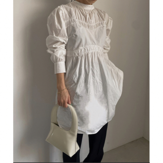 CURVED GATHER PUFF SLEEVE TUNIC