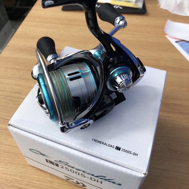 新品未使用　ダイワ　DAIWA　エメラルダス LT2500S-H-DH