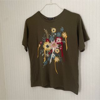 ベルシュカ(Bershka)のBershka 花柄 カーキー tシャツ (Tシャツ(半袖/袖なし))