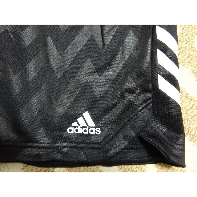 adidas(アディダス)の新品★アディダス★130★快適!!半袖Ｔシャツ 赤・快適ハーフパンツ 黒★上下 キッズ/ベビー/マタニティのキッズ服男の子用(90cm~)(Tシャツ/カットソー)の商品写真