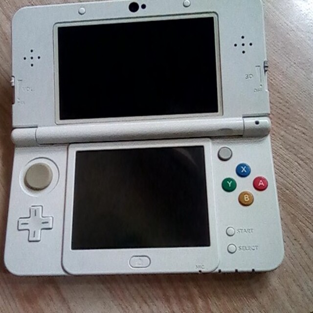 NEW3DS エンタメ/ホビーのゲームソフト/ゲーム機本体(携帯用ゲーム機本体)の商品写真