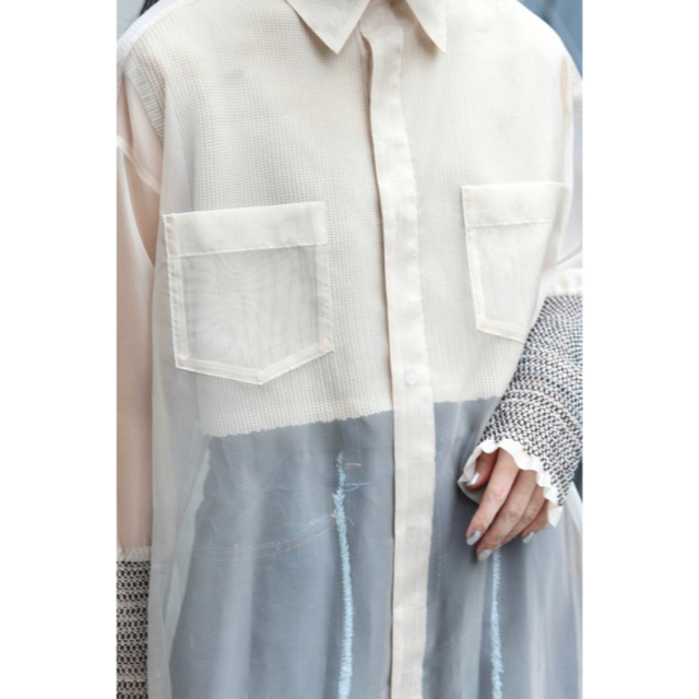 sacai(サカイ)のBelper embroidery gathered shirt レディースのトップス(シャツ/ブラウス(長袖/七分))の商品写真