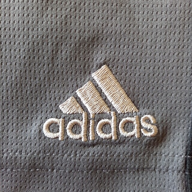 adidas(アディダス)のadidas 半ズボン 120相応 8y 男の子 女の子 キッズ/ベビー/マタニティのキッズ服男の子用(90cm~)(パンツ/スパッツ)の商品写真