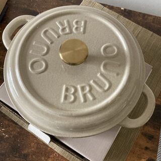 ブルーノ(BRUNO)のBRUNO 鋳物ホーローポット（グレージュ）(鍋/フライパン)