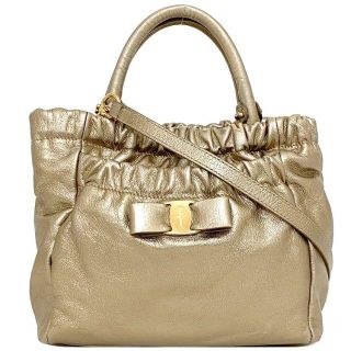 フェラガモ 2wayバッグの通販 100点以上 | Ferragamoを買うならラクマ フェラガモ 2wayバッグの通販 100点以上 | Ferragamoを買うならラクマ