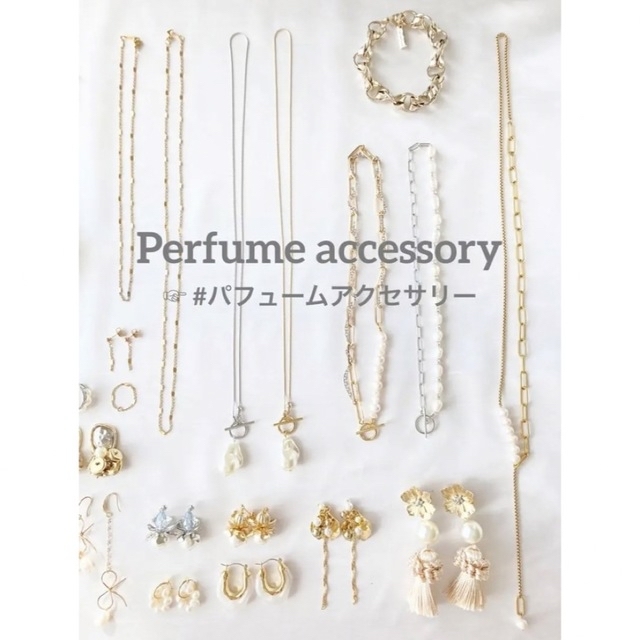 《ゴールド》バロックパール風ネックレス レディースのアクセサリー(ネックレス)の商品写真