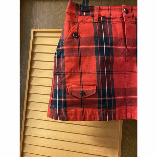 新品未使用パーリーゲイツ赤チェック柄の肉厚素材のスカート ファッション 38.0%割引