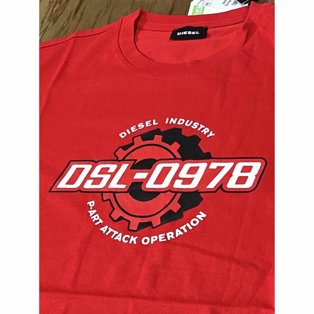 DIESEL(ディーゼル)のDIESEL  新品未使用　XSサイズ　Tシャツ　カットソー　赤　ディーゼル メンズのトップス(Tシャツ/カットソー(半袖/袖なし))の商品写真