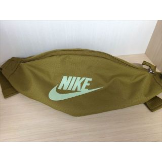 ナイキ(NIKE)のナイキ ヘリテージ ヒップパック ウエストポーチ バック 新品 (63)(ウエストポーチ)