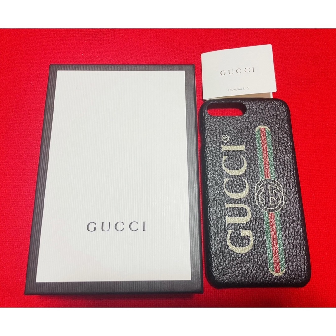 Gucci(グッチ)の定価36300円新品　GUCCI グッチ　iphone 7+ 8+ 黒　ブラック スマホ/家電/カメラのスマホアクセサリー(iPhoneケース)の商品写真