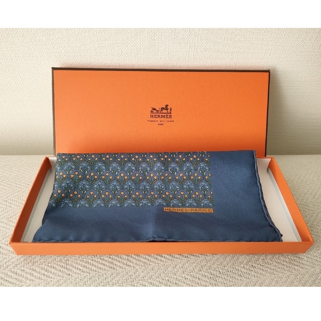 【新品未使用】HERMES エルメス  シルクスカーフ チーフ　カレ45