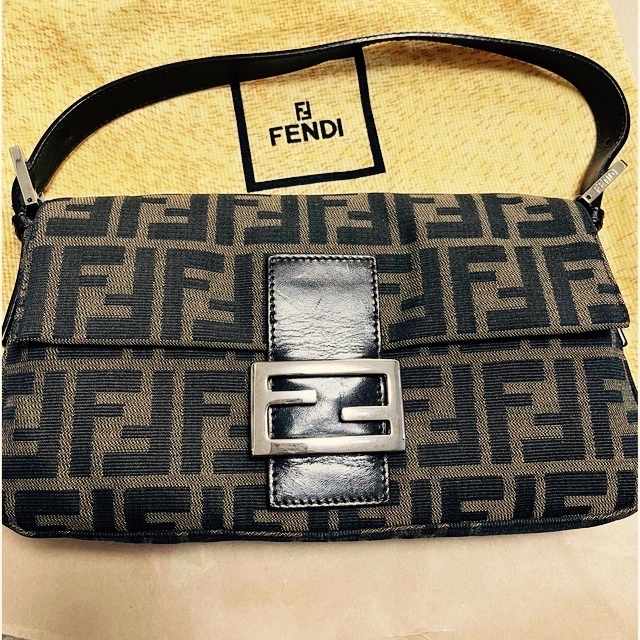 FENDI フェンディ マンマバケット ズッカ ハンドバッグ