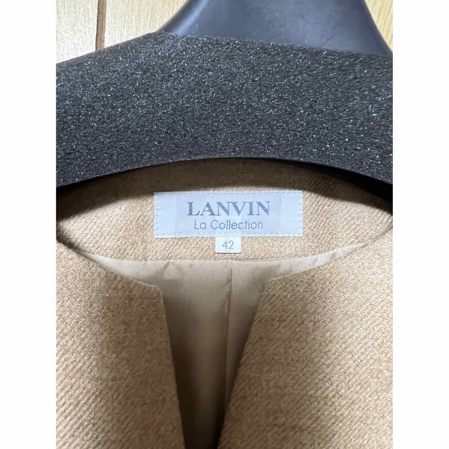 LANVIN(ランバン)のLANVIN ランバン　ノーカラージャケット、ベージュ　新品タグ付き レディースのジャケット/アウター(ノーカラージャケット)の商品写真