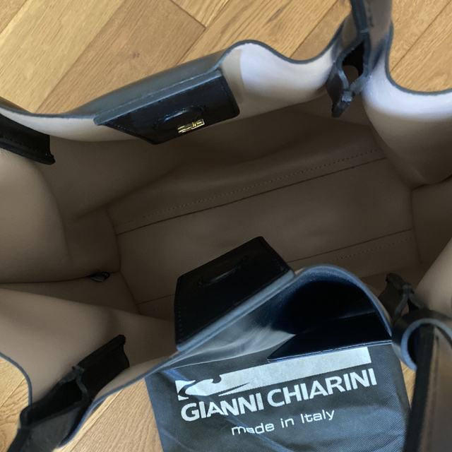 GIANNI CHIARINI(ジャンニキャリーニ)のGIANNI CHIARINI レディースのバッグ(トートバッグ)の商品写真