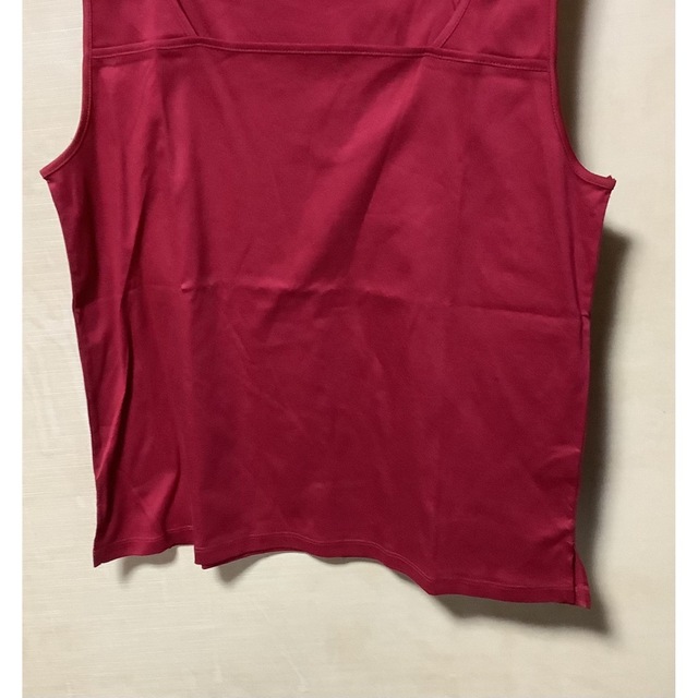 ニッセン(ニッセン)の大きいサイズレディース　深紅のスクウェアネックの袖なしカットソー レディースのトップス(カットソー(半袖/袖なし))の商品写真
