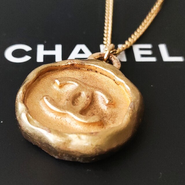 CHANEL(シャネル)の【美品】CHANEL シャネル　ネックレス　ココマーク　コイン レディースのアクセサリー(ネックレス)の商品写真