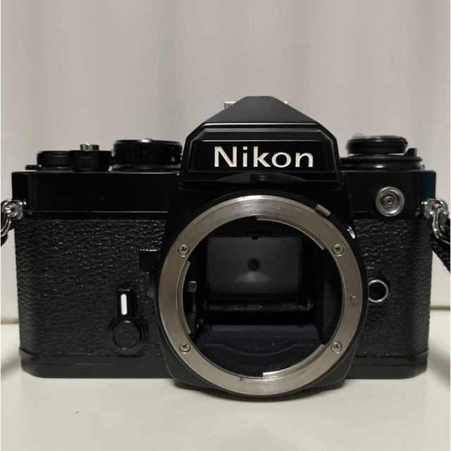 Nikon ニコン Nikon FE フィルムカメラ ボディ レンズ付き | フリマアプリ ラクマ