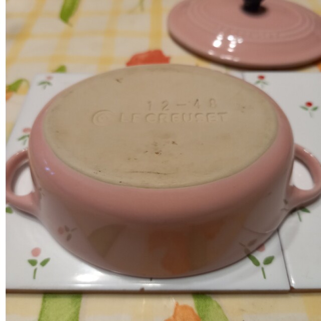 LE CREUSET(ルクルーゼ)のル・クルーゼ　ピンクの蓋付き容器　花型容器おまけ インテリア/住まい/日用品のキッチン/食器(食器)の商品写真