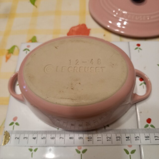 LE CREUSET(ルクルーゼ)のル・クルーゼ　ピンクの蓋付き容器　花型容器おまけ インテリア/住まい/日用品のキッチン/食器(食器)の商品写真