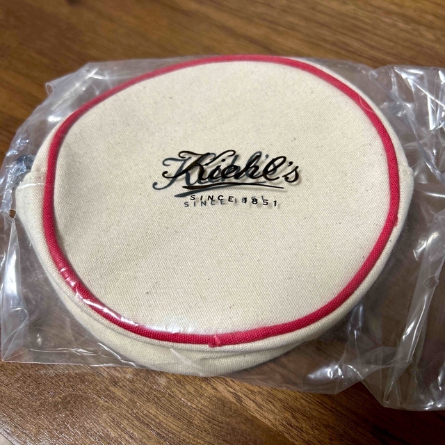 Kiehl's(キールズ)のキールズ　ノベルティ　ポーチ レディースのファッション小物(ポーチ)の商品写真