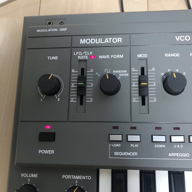 Roland(ローランド)のSHｰ101  Roland モノフォニックシンセサイザー　説明書付き　箱無し 楽器の鍵盤楽器(キーボード/シンセサイザー)の商品写真