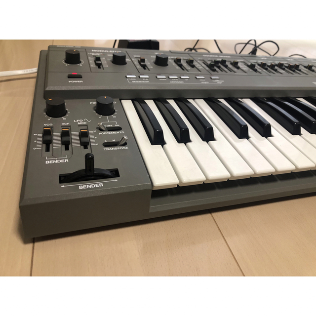 Roland(ローランド)のSHｰ101  Roland モノフォニックシンセサイザー　説明書付き　箱無し 楽器の鍵盤楽器(キーボード/シンセサイザー)の商品写真