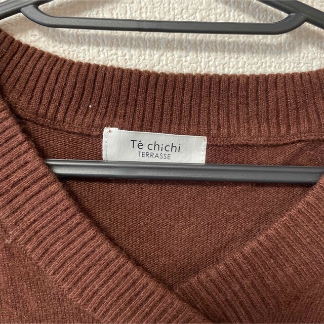 Techichi(テチチ)のニット　Ｖネック　ブラウン レディースのトップス(ニット/セーター)の商品写真