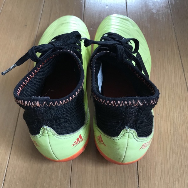 adidas(アディダス)の本日限定値下げ！adidasサッカースパイクシューズ（21cm） キッズ/ベビー/マタニティのキッズ靴/シューズ(15cm~)(スニーカー)の商品写真