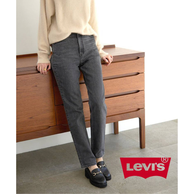 SLOBE IENA(スローブイエナ)のLevi’s SLOBE別注70s HIGH SLIM STRAIGHTデニム レディースのパンツ(デニム/ジーンズ)の商品写真