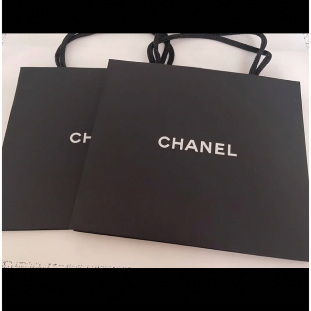 CHANEL(シャネル)のCHANEL シャネル　ショッパー　紙袋　ショップ袋　バッグ　新品　ブラック　黒 レディースのバッグ(ショップ袋)の商品写真