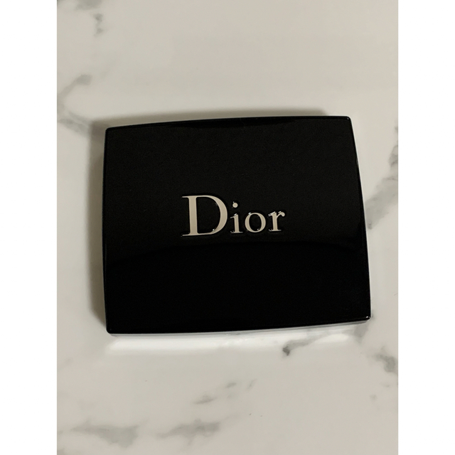 Christian Dior(クリスチャンディオール)のディオール サンク クルール　549 ゴールデン　スノー〈アイシャドウ〉 コスメ/美容のベースメイク/化粧品(アイシャドウ)の商品写真