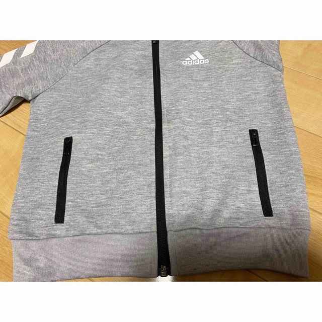 adidas(アディダス)のアディダス　セットアップ　120㎝ キッズ/ベビー/マタニティのキッズ服女の子用(90cm~)(ジャケット/上着)の商品写真