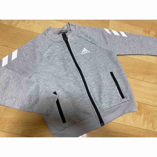 adidas(アディダス)のアディダス　セットアップ　120㎝ キッズ/ベビー/マタニティのキッズ服女の子用(90cm~)(ジャケット/上着)の商品写真