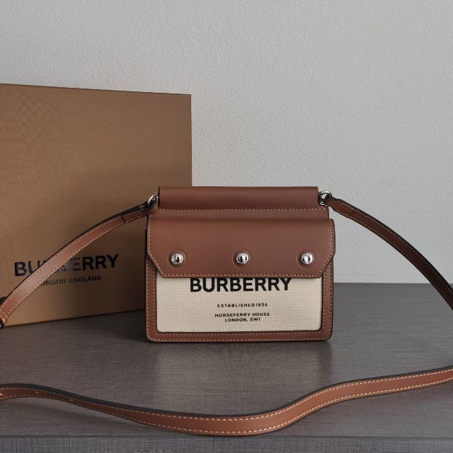 Burberry✨バーバリー タイトルバッグ ミニ cinema.sk