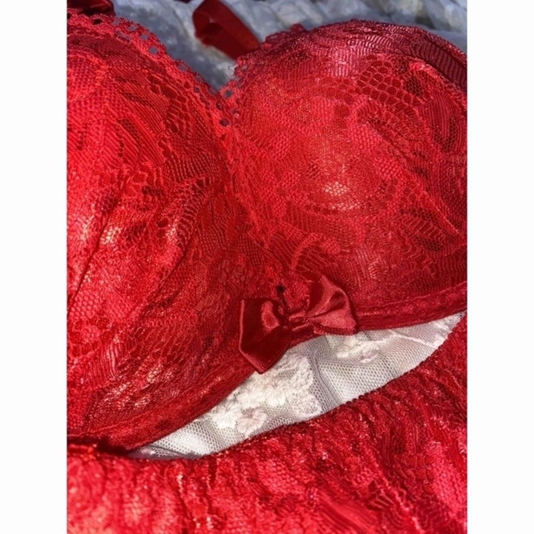 aimer feel(エメフィール)のブラ＆ショーツ B75 どうせなら男性本能をくすぐる赤♡お肌綺麗に魅せます レディースの下着/アンダーウェア(ブラ&ショーツセット)の商品写真