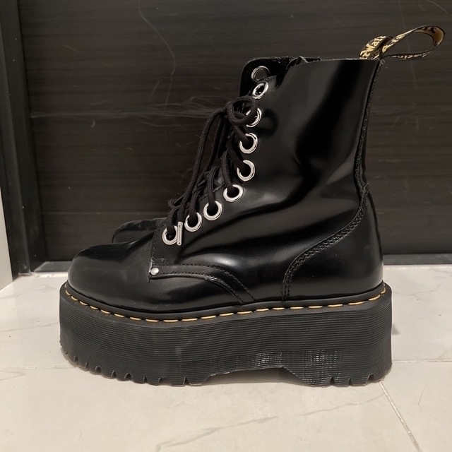 Dr.Martens(ドクターマーチン)のドクターマーチン　JADON 8ホールブーツ レディースの靴/シューズ(ブーツ)の商品写真