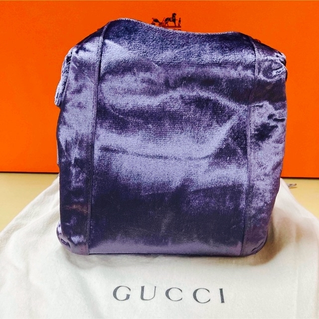 Gucci(グッチ)の💕新品未使用💕GUCCI💕サテンハンドバッグ💕廃盤品💕 レディースのバッグ(ハンドバッグ)の商品写真