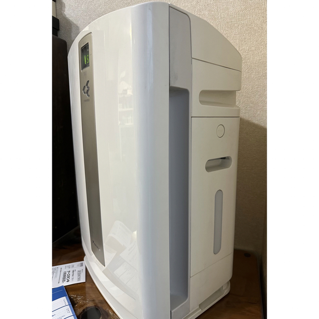 DAIKIN(ダイキン)のダイキン うるおい光クリエール ストリーマ 加湿空気清浄機 MCK70NKS-W スマホ/家電/カメラの生活家電(空気清浄器)の商品写真