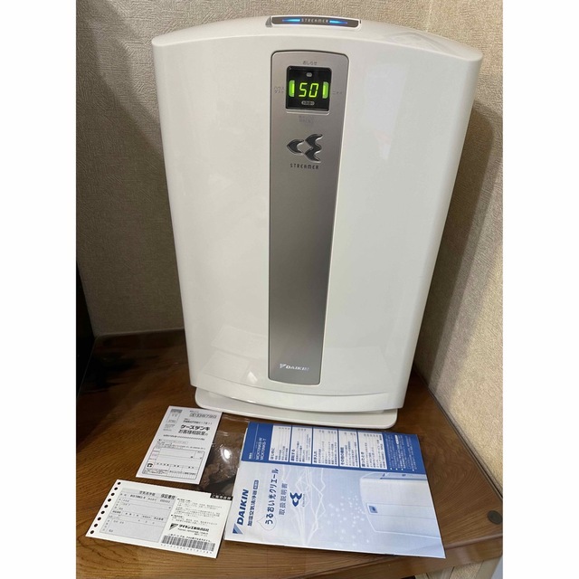 DAIKIN(ダイキン)のダイキン うるおい光クリエール ストリーマ 加湿空気清浄機 MCK70NKS-W スマホ/家電/カメラの生活家電(空気清浄器)の商品写真