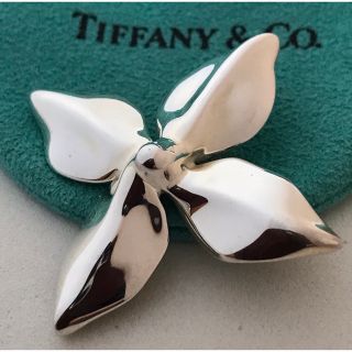 ティファニー(Tiffany & Co.)のTiffany ポインセチア ブローチ(ブローチ/コサージュ)