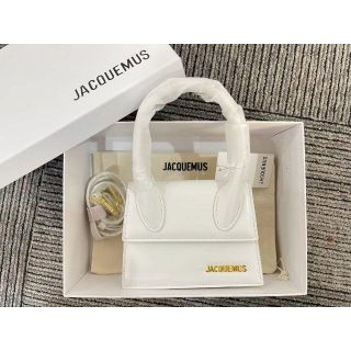 人気 jacquemus Le Chiquito 2wayショルダーホワイトの通販｜ラクマ