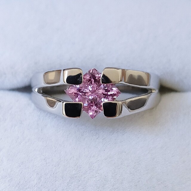ピンクサファイア ミステリーセッティング リング Pt900 0.43ct-