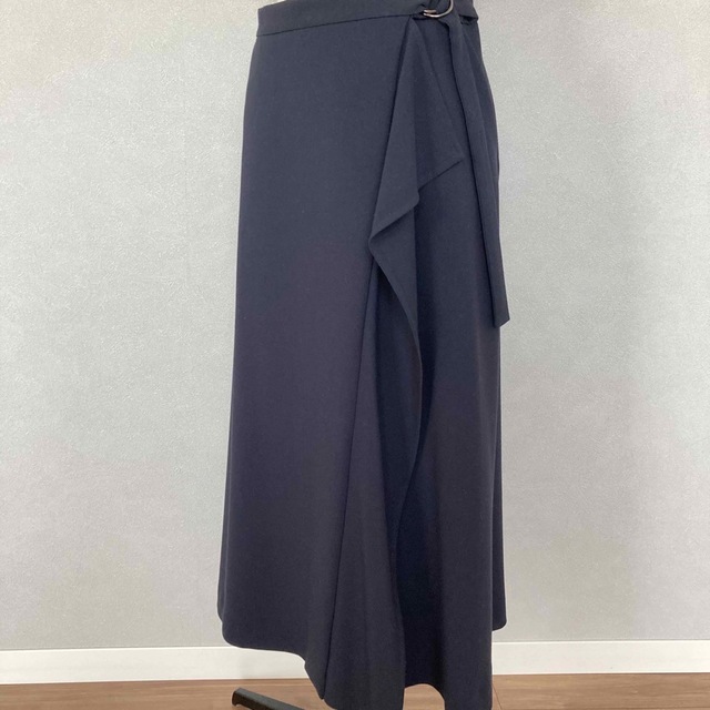 L'EQUIPE(レキップ)の【新品】L'EQUIPE レキップラップスカート 紺わ レディースのスカート(ロングスカート)の商品写真