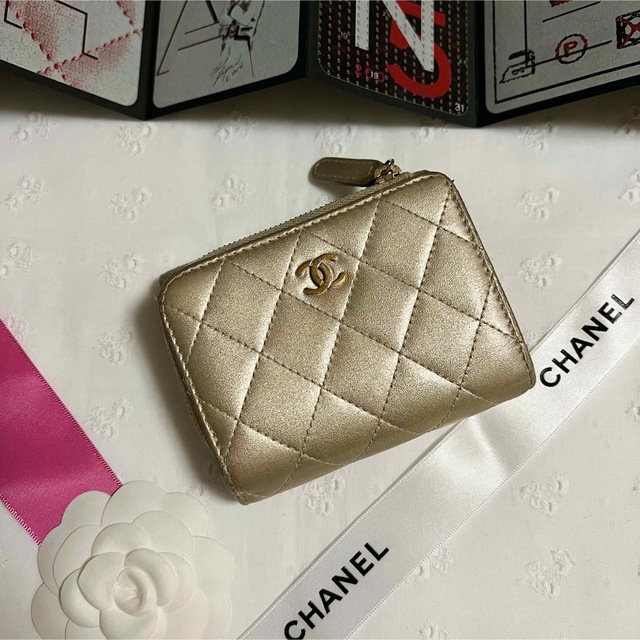 CHANEL(シャネル)の【専用】CHANEL コンパクトウォレット  ラムスキン  三つ折り財布 レディースのファッション小物(財布)の商品写真