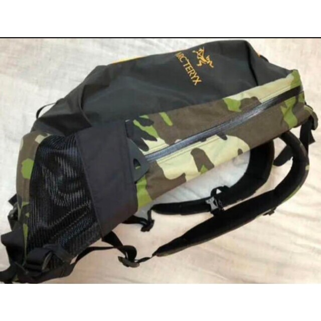 ★美品！★BEAMS別注！★ARC'TERYX★ARRO22★迷彩柄カモフラ柄