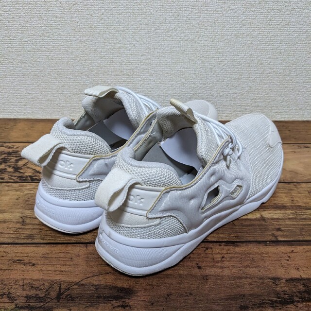 Reebok(リーボック)のリーボック「フューリーライト」ホワイト 25cm メンズの靴/シューズ(スニーカー)の商品写真